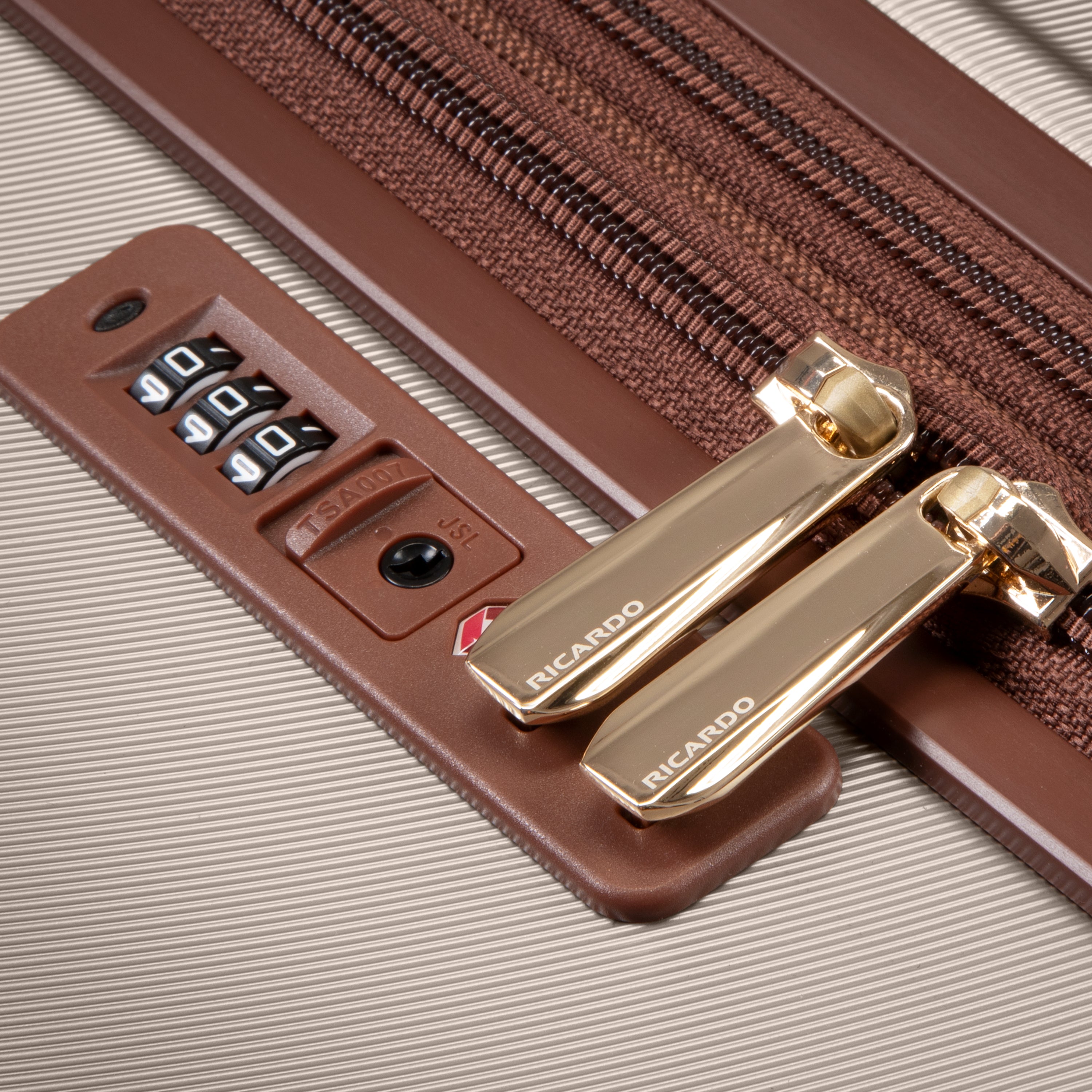 locking zipper